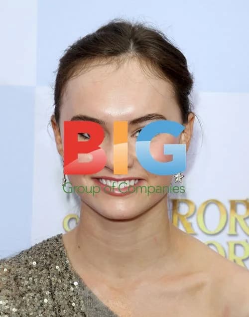 Madeline Carroll at Mirror Mirror Premiere