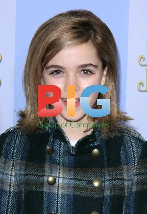 Kiernan Shipka at 'Mirror Mirror' Premiere