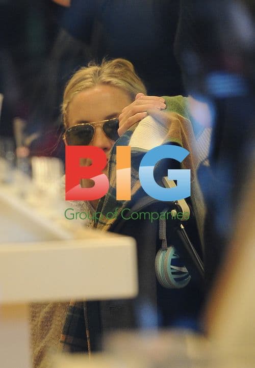 Kate Hudson Shopping with Baby Bingham