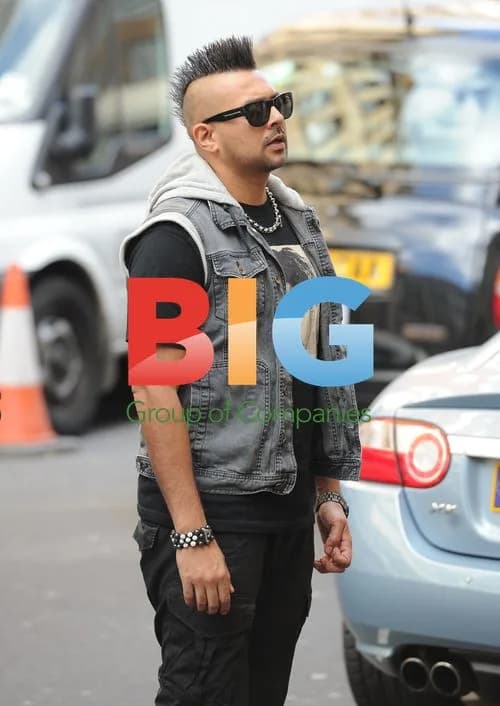 Sean Paul Leaving Radio 1 Studios