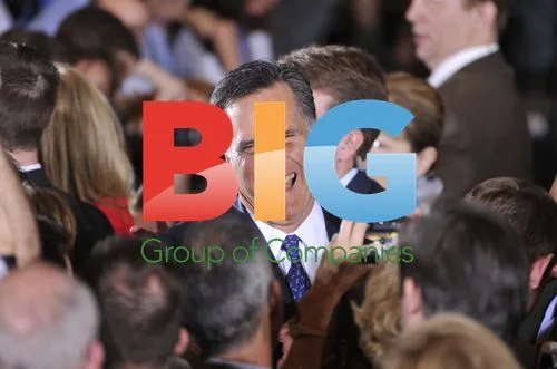 Mitt Romney Greets Supporters