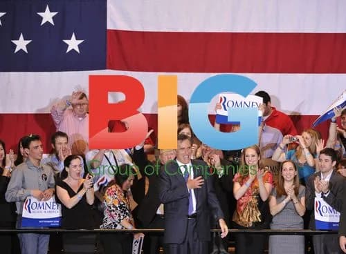 Mitt Romney Meets Supporters