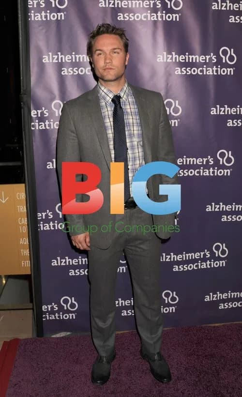 Scott Porter at Alzheimer's Assoc. 'A Night At Sardi's'