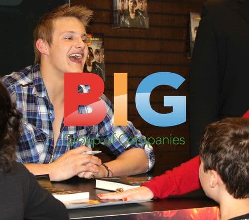The Hunger Games cast at book signing