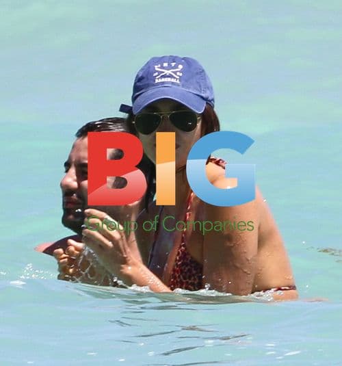 Irina Shayk and Anne Vyalitsyna at Miami Beach