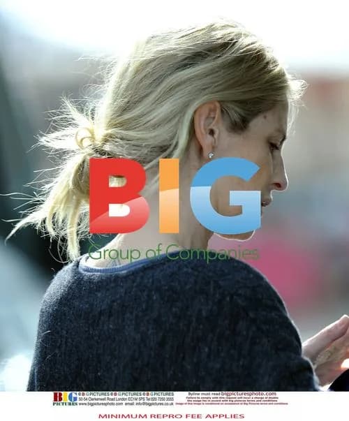 Ulrika Jonsson Struggles With Shopping in London
