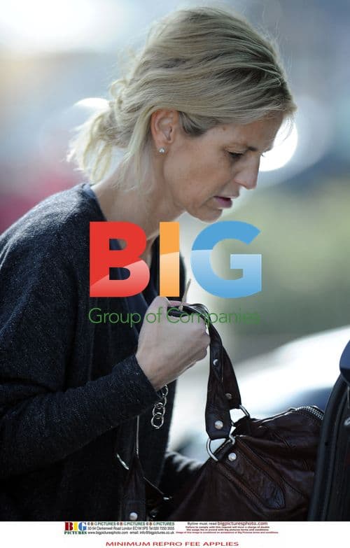 Ulrika Jonsson Struggles With Shopping in London