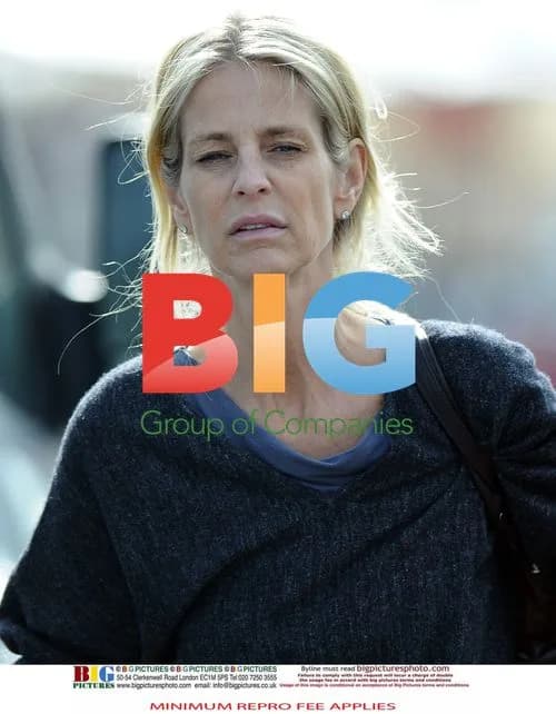 Ulrika Jonsson Shopping in London