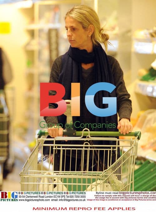 Ulrika Jonsson Shopping in London