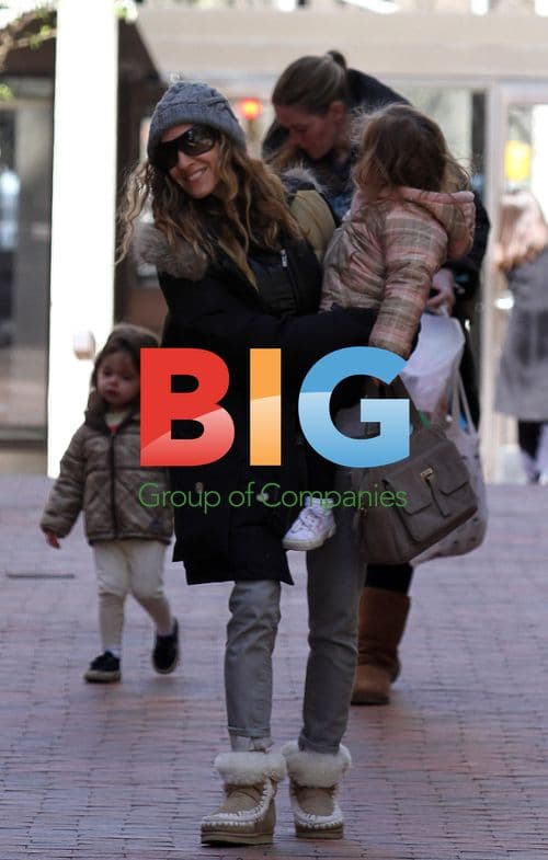 Sarah Jessica Parker carries daughter Tabitha in NYC