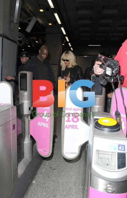 Rihanna Rides Tube to Drake's Show