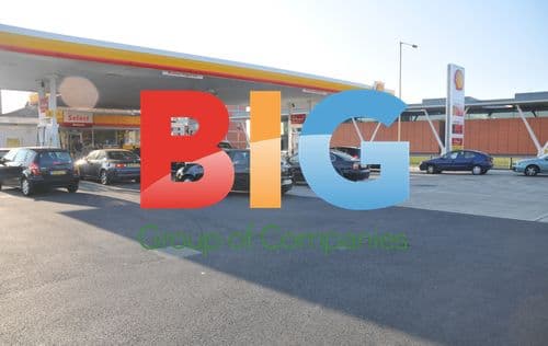 Crowded UK Petrol Stations After Strike