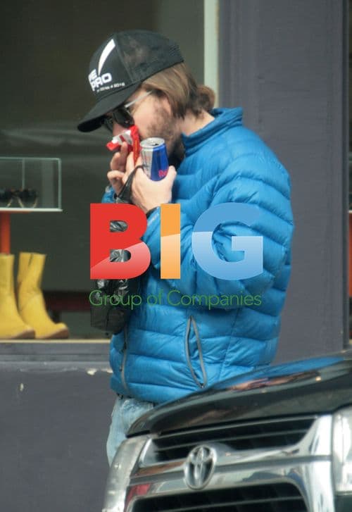 Emile Hirsch Shopping in Venice