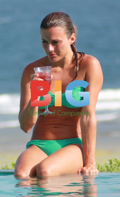 Zoe Hardman Vacationing in Kenya