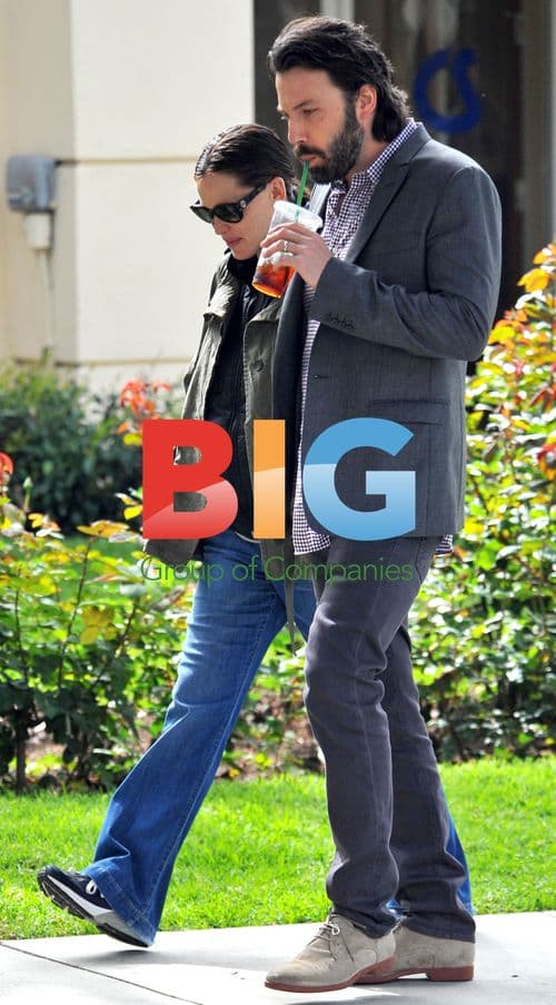 Jennifer Garner and Ben Affleck Leave Daughter's School