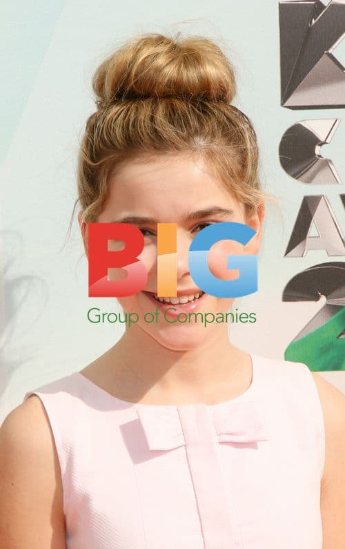 Kiernan Shipka at Nickelodeon's 25th Annual Kids' Choice Awards