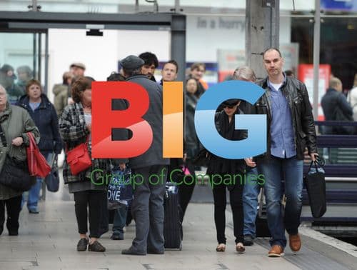 Kylie Minogue and Andres Velencoso Catch Train