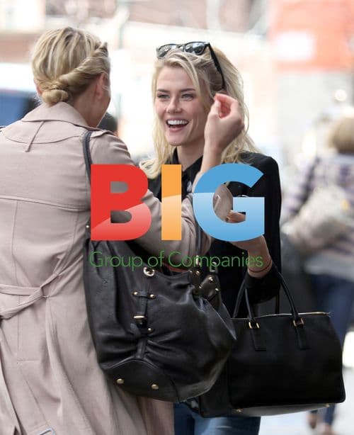 Rachael Taylor meets friend in Soho, NYC
