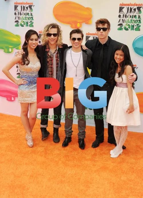 Ashley Argota and cast at 2012 Kids' Choice Awards