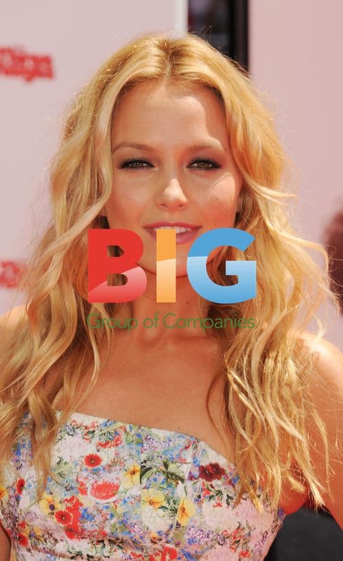 Becki Newton at 'The Three Stooges' Premiere