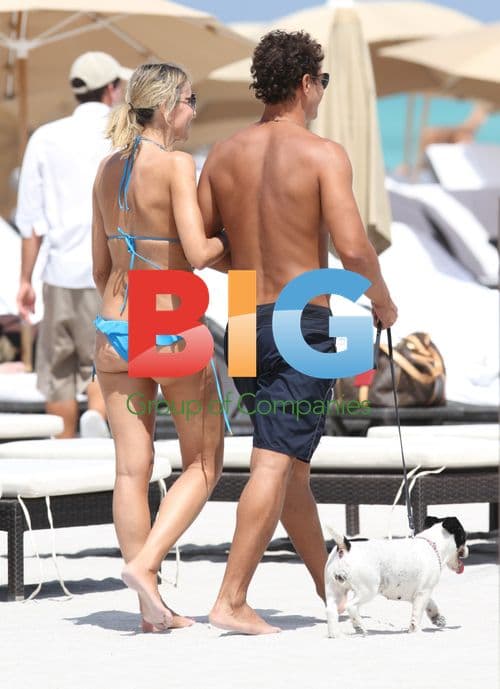 Rita Rusic Chats with Friend in Miami