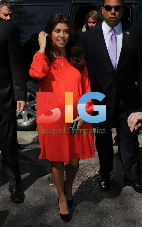 Kourtney Kardashian Arrives Pregnant to Bryant Park