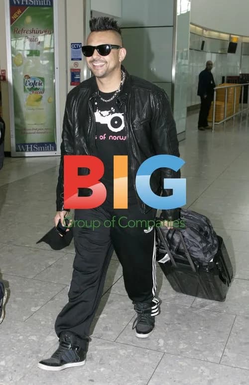 Singer Sean Paul at Heathrow Airport