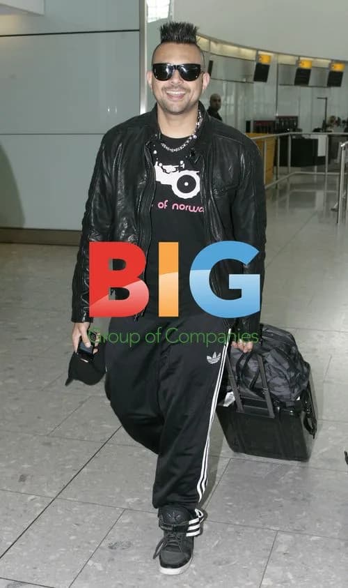 Singer Sean Paul at Heathrow Airport