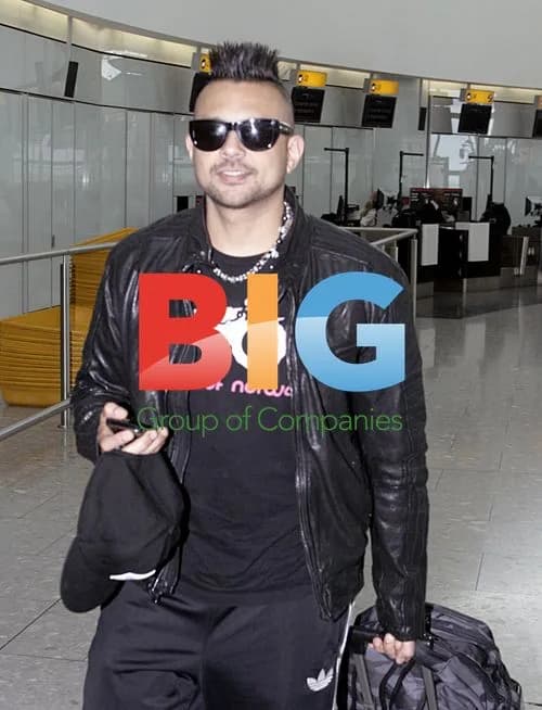 Singer Sean Paul at Heathrow Airport
