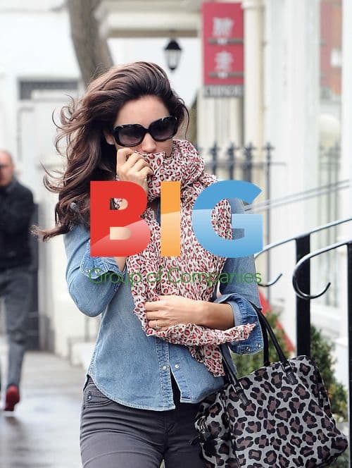 Kelly Brook going to Beauty Parlour