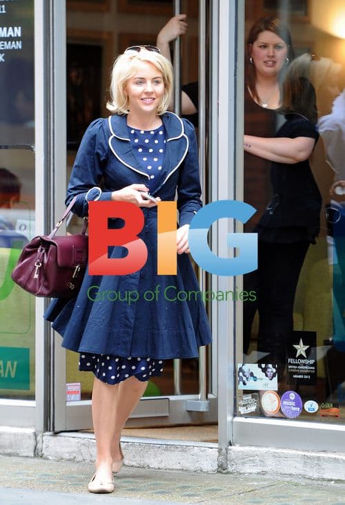 Towie Babe Lydia Bright Gets Manicure