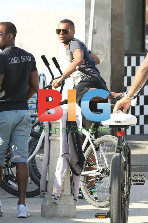 Peter Andre and Ashley Cole Meet in Venice Beach