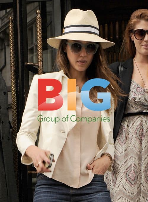 Jessica Alba Leaving Hotel After Glamour Awards