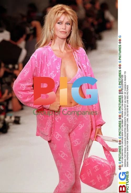 Claudia Schiffer in Chanel Spring/Summer 1996
