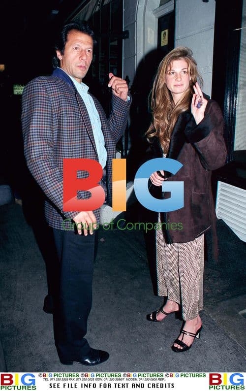 Jemima and Imran Khan Arrive in England