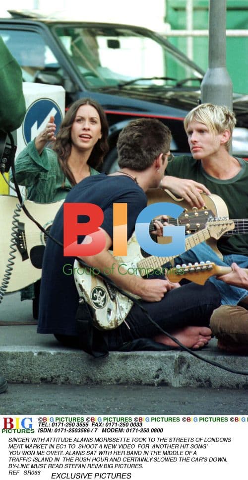 Alanis Morissette Shoots Video in London