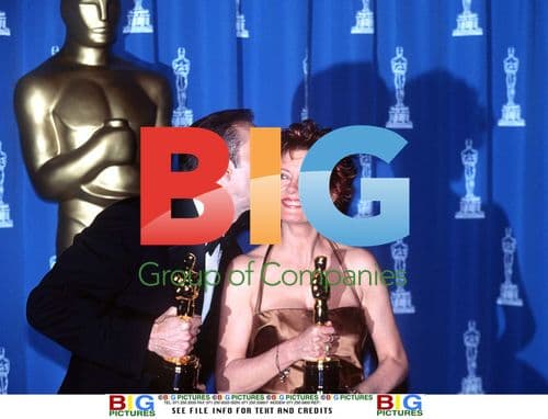 NICOLAS CAGE & SUSAN SARANDON AT OSCARS