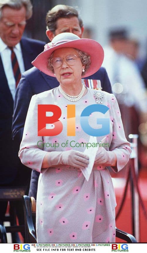 The Queen at VJ Day Service, Buckingham Palace