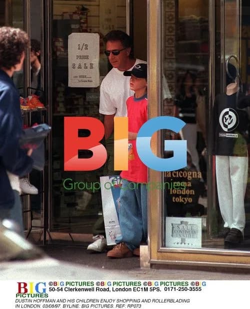 Dustin Hoffman and Family Shopping in London