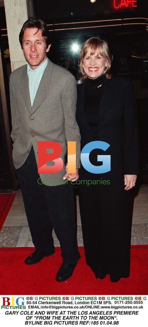 Gary Cole and wife at "From the Earth to the Moon" premiere