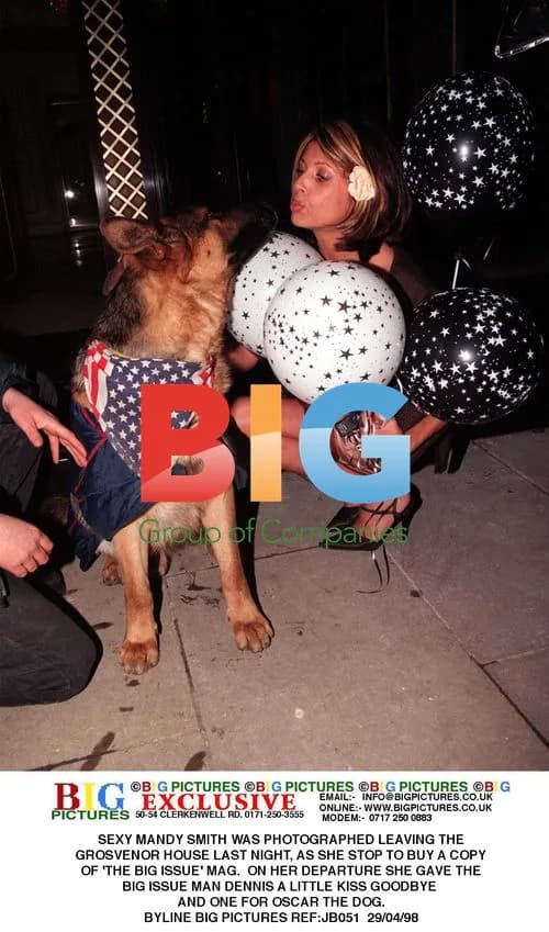 Mandy Smith Buys 'The Big Issue'
