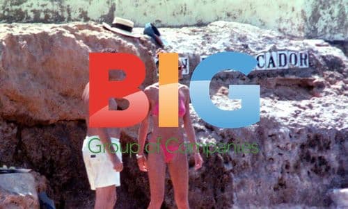 Elle Macpherson stays with partner in Ibiza