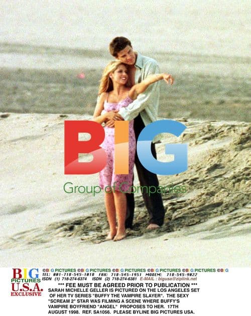 Sarah Michelle Gellar on "Buffy" set