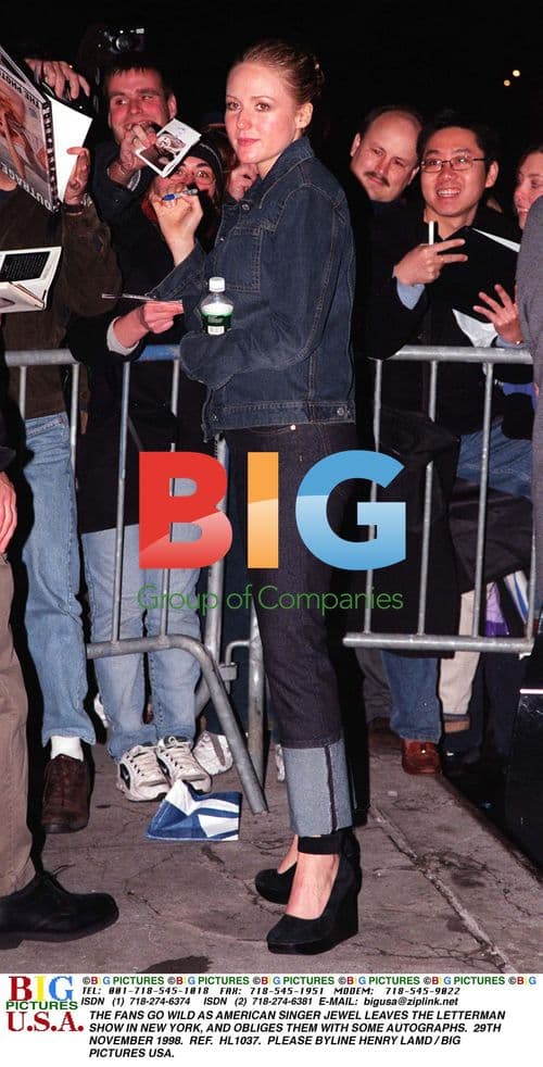 Jewel Leaves Letterman Show in NYC