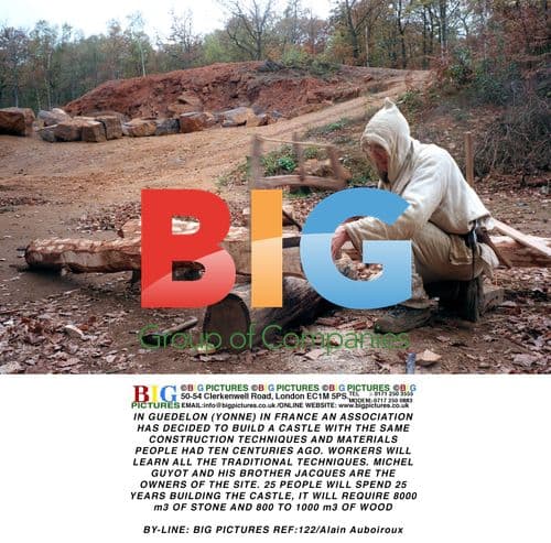 Building a 10th-century castle in Guedelon, France