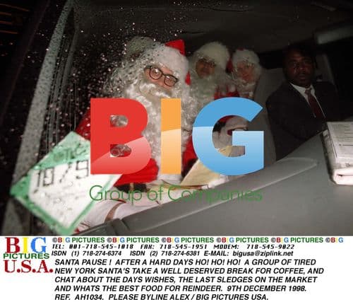 New York Santas Take a Break