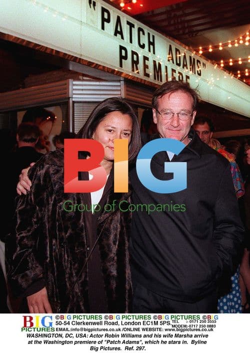 Robin Williams at 'Patch Adams' Premiere
