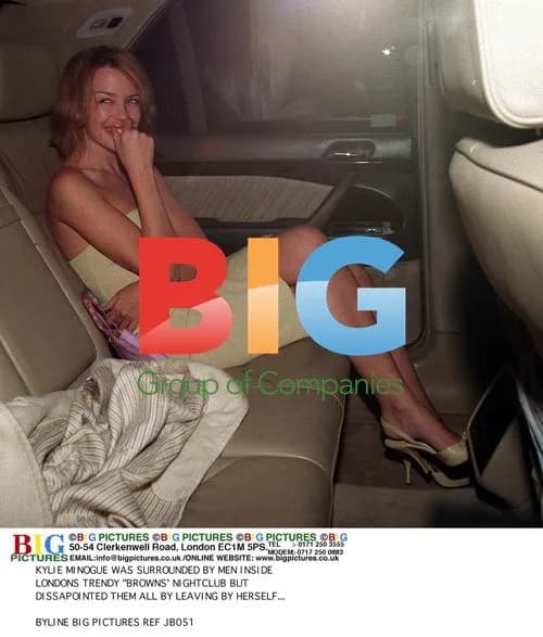 Kylie Minogue Leaves Londons Nightclub Alone