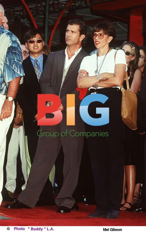 MEL GIBSON HAND PRINT CEREMONY FOR LETHAL WEAPON 4