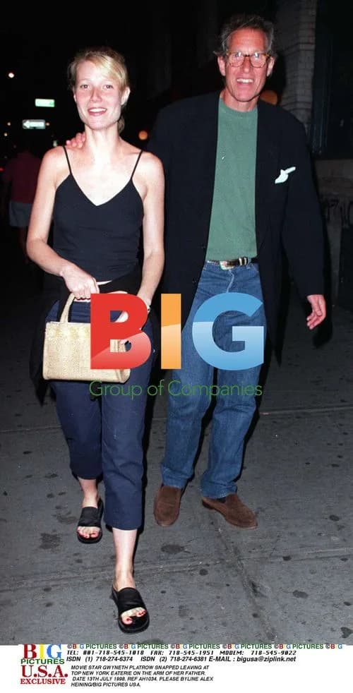 Gwyneth Paltrow leaves NYC eatery with father
